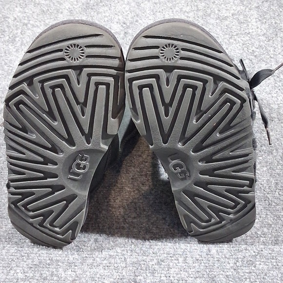 UGG Boots Short Black Lace Faux Fur Lined Girls Size 3 - Picture 7 of 9